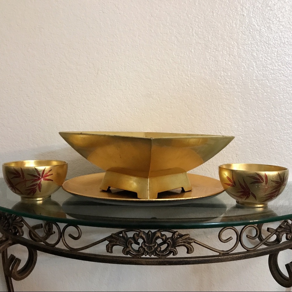 Golden decorative plate set 💛